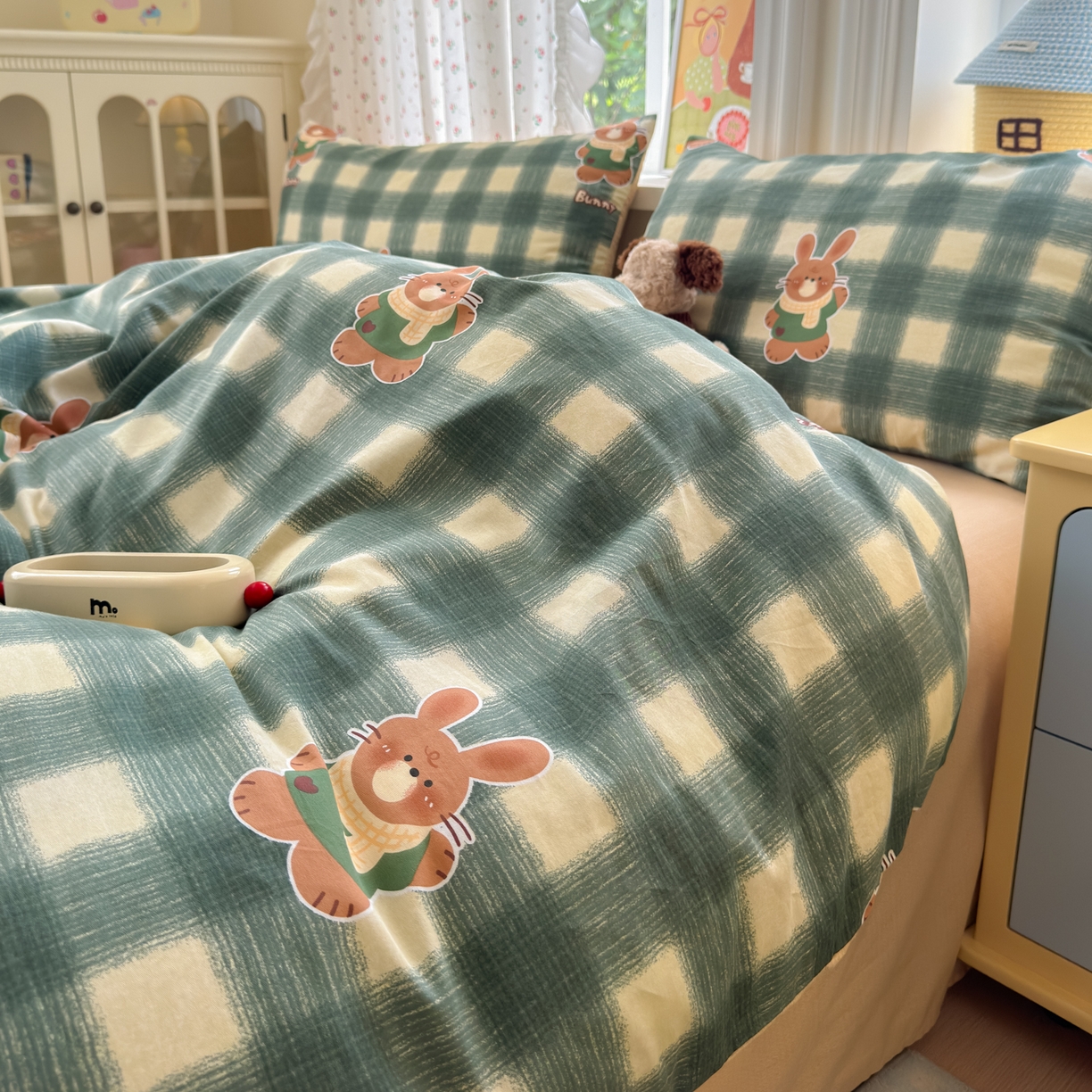 91家纺网 家纺一手货源 找家纺 清雅福 2026春夏新品全棉13070萌趣系列四件套 俏皮兔-绿格