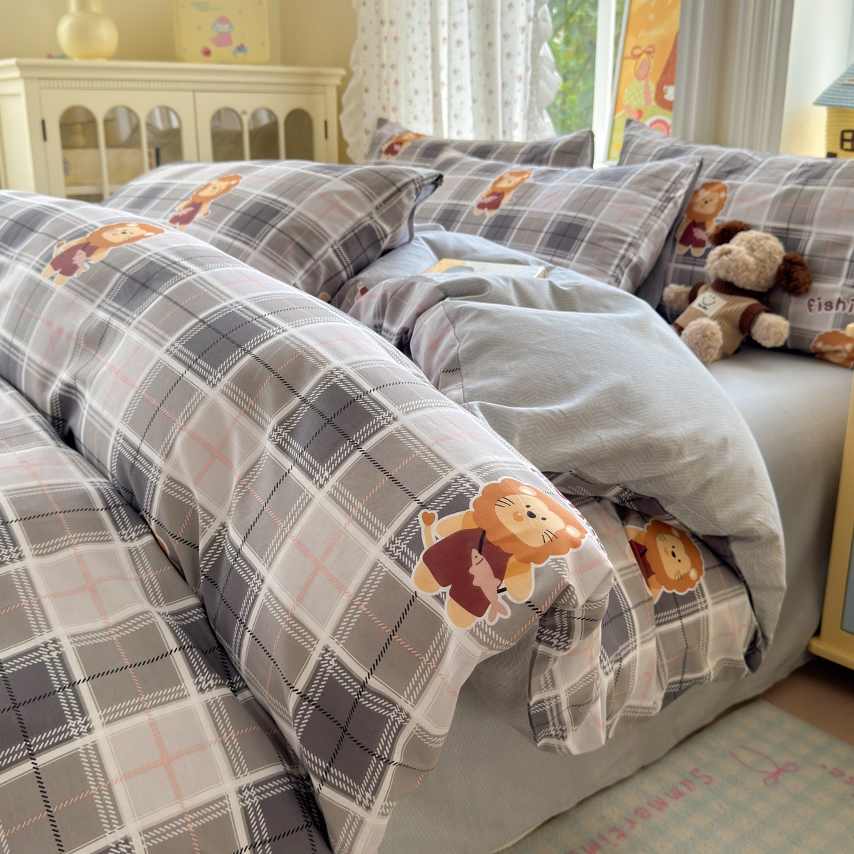 91家纺网 家纺一手货源 找家纺 清雅福 2026春夏新品全棉13070萌趣系列四件套 森林日记-灰格