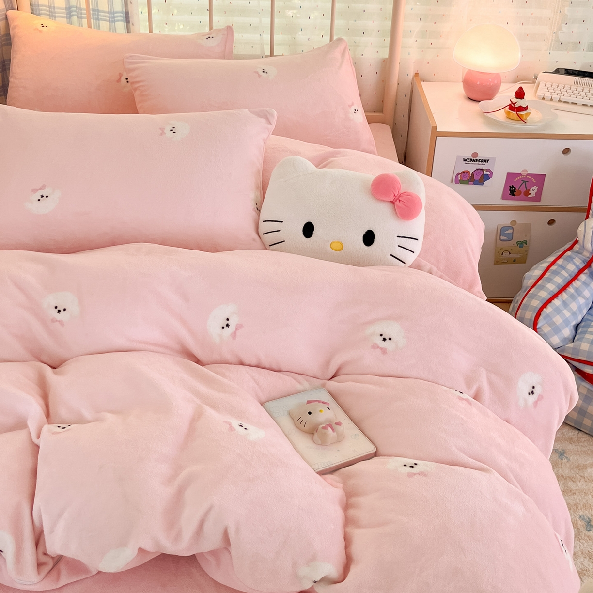 91家纺网 家纺一手货源 找家纺 梦洋家纺 2025新款软fufu加厚保暖可爱系牛奶绒宿舍床套件系列 绒绒小狗-粉
