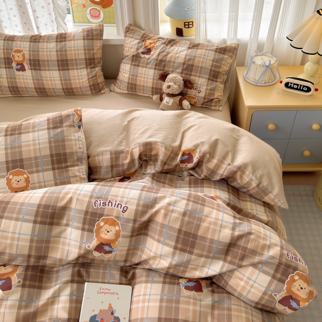 91家纺网 家纺一手货源 找家纺 清雅福 2026春夏新品全棉13070萌趣系列四件套 森林日记-咖格