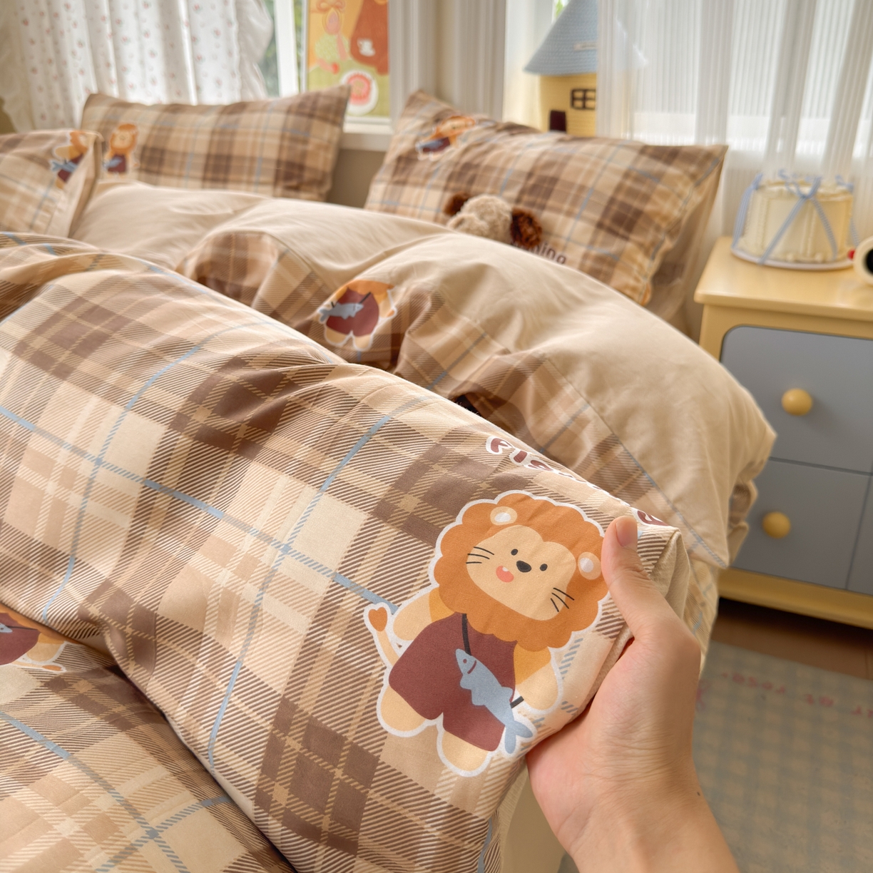 91家纺网 家纺一手货源 找家纺 清雅福 2026春夏新品全棉13070萌趣系列四件套 森林日记-咖格