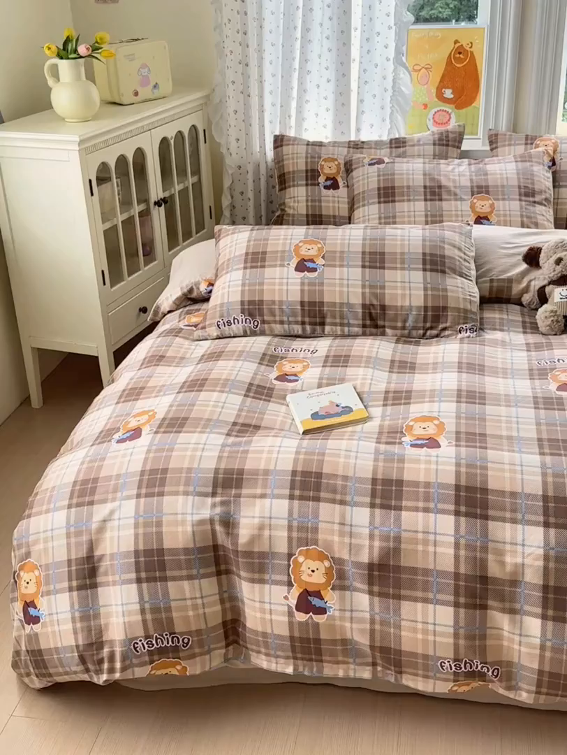 91家纺网 家纺一手货源 找家纺 清雅福 2026春夏新品全棉13070萌趣系列四件套 森林日记-咖格