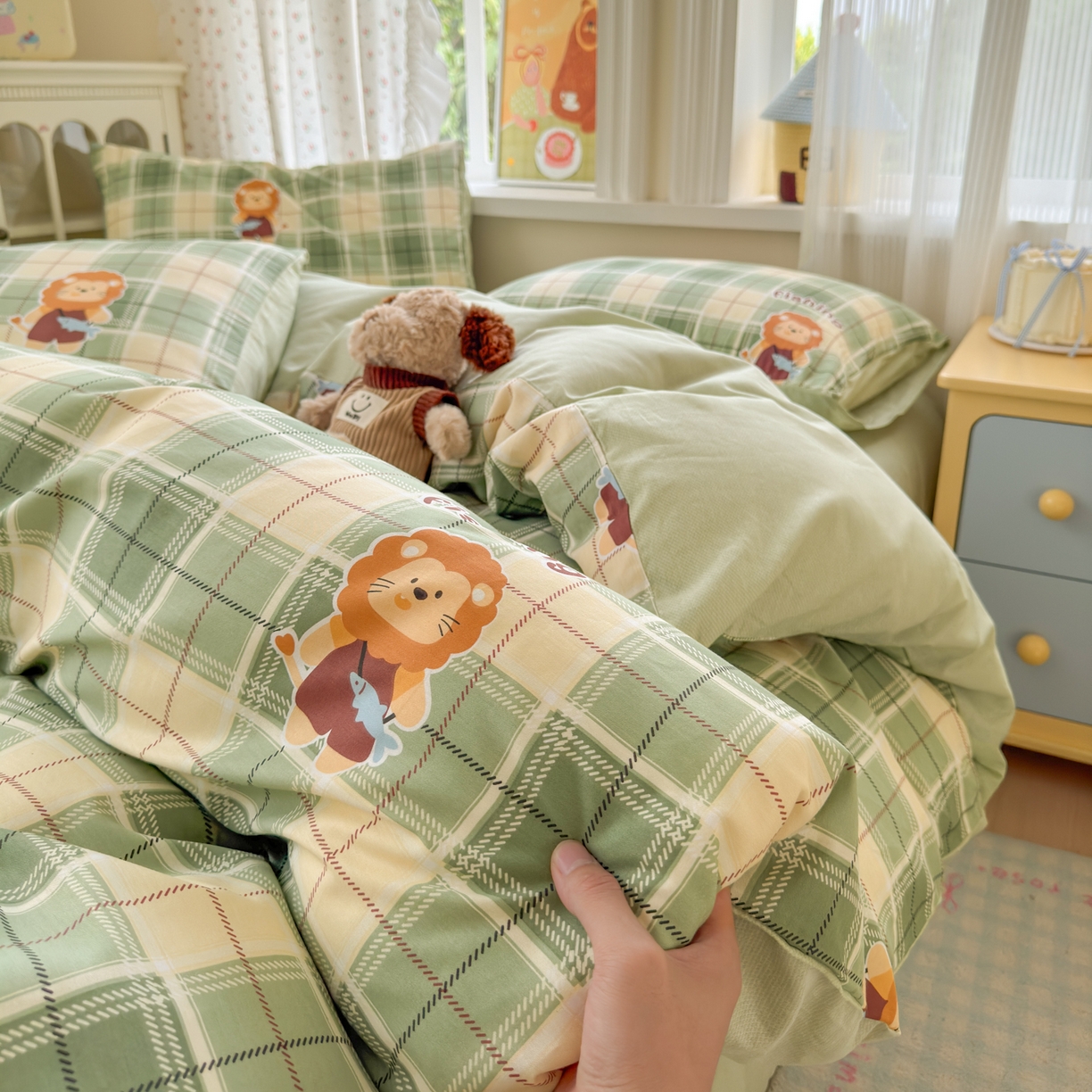 91家纺网 家纺一手货源 找家纺 清雅福 2026春夏新品全棉13070萌趣系列四件套 森林日记-绿格