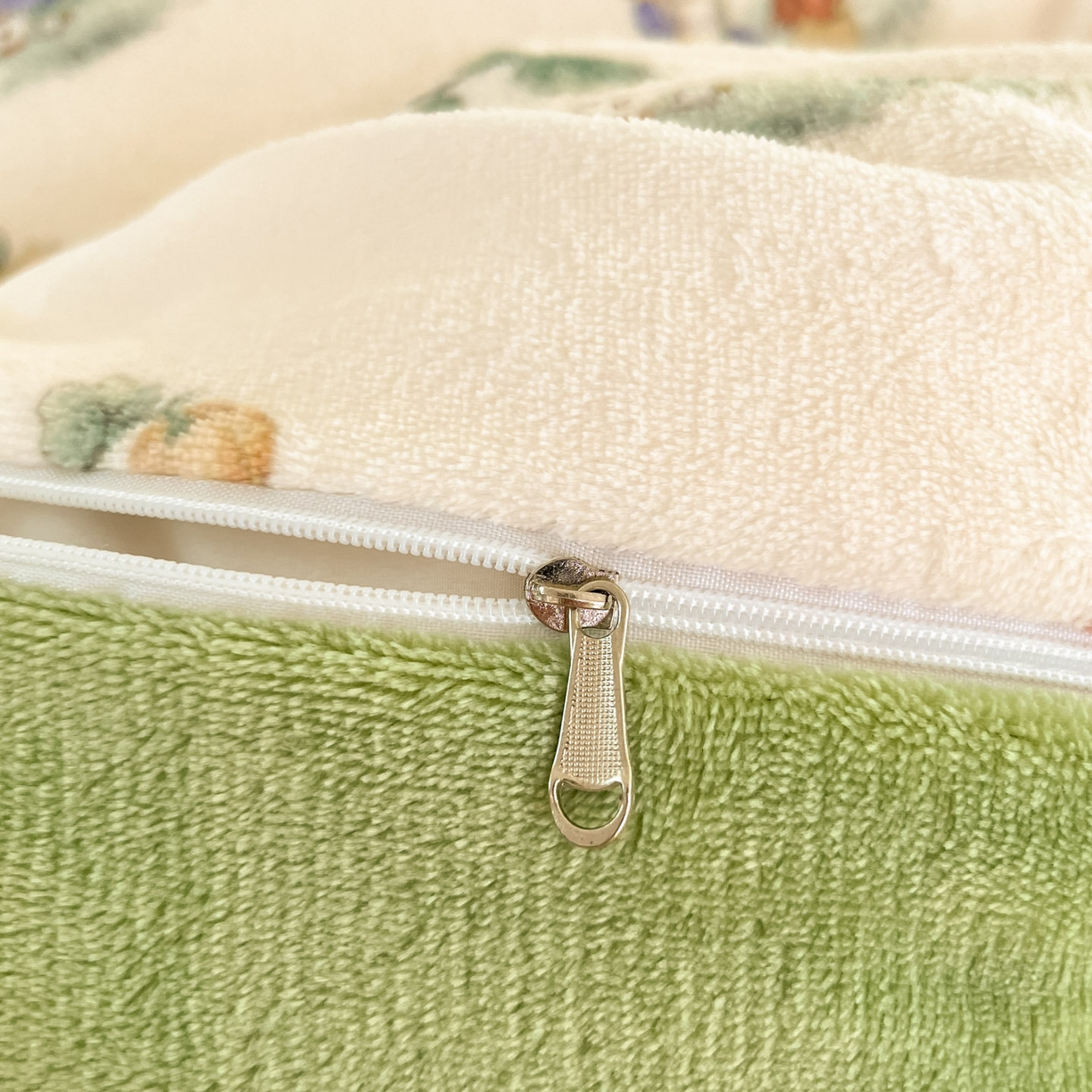 91家纺网 家纺一手货源 找家纺 梦洋家纺 2025新款软fufu加厚保暖可爱系牛奶绒宿舍床套件系列 小兔幻境