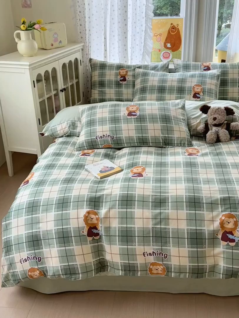 91家纺网 家纺一手货源 找家纺 清雅福 2026春夏新品全棉13070萌趣系列四件套 森林日记-绿格