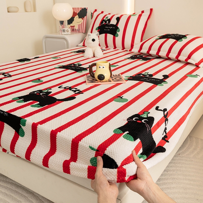 91家纺网 家纺一手货源 找家纺 倾慕家纺 2026新款立体菠萝格印花保暖床笠 红黑猫