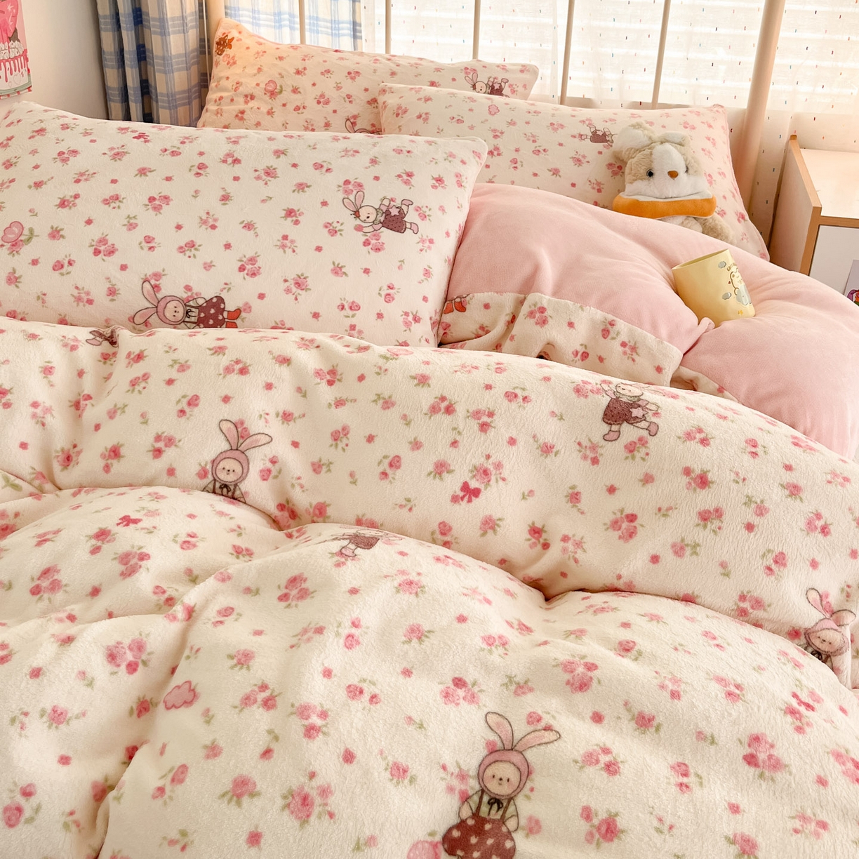 91家纺网 家纺一手货源 找家纺 梦洋家纺 2025新款软fufu加厚保暖可爱系牛奶绒宿舍床套件系列 小兔舞