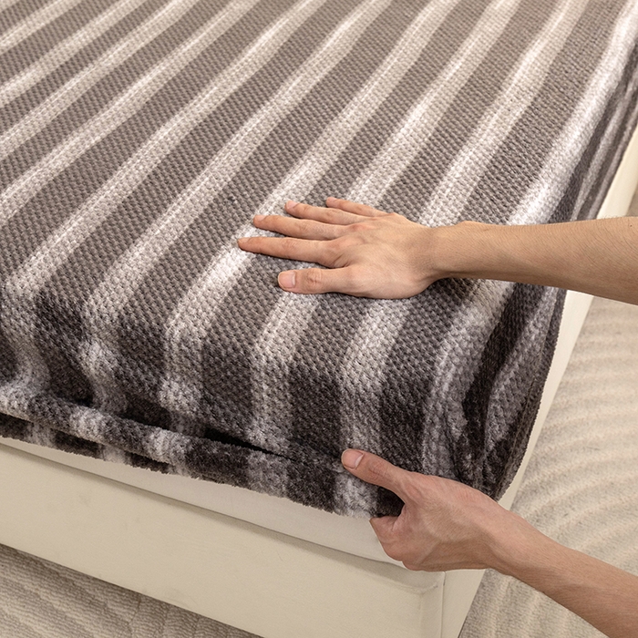 91家纺网 家纺一手货源 找家纺 倾慕家纺 2026新款立体菠萝格印花保暖床笠 个性灰