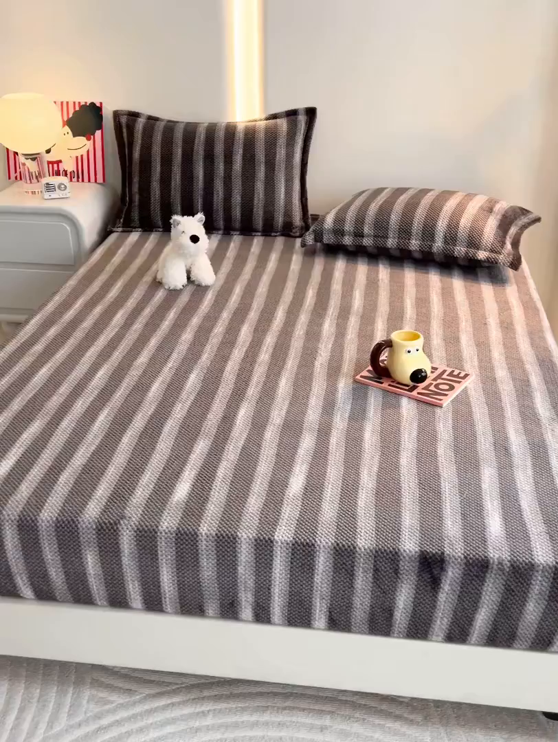 91家纺网 家纺一手货源 找家纺 倾慕家纺 2026新款立体菠萝格印花保暖床笠 个性灰