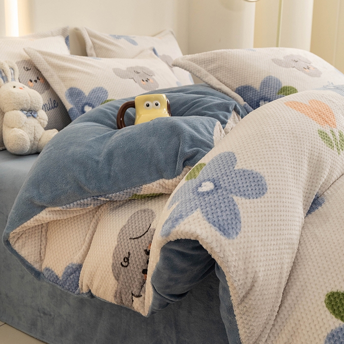 91家纺网 家纺一手货源 找家纺 倾慕家纺 2026新款立体菠萝格印花保暖单被套 考拉狗