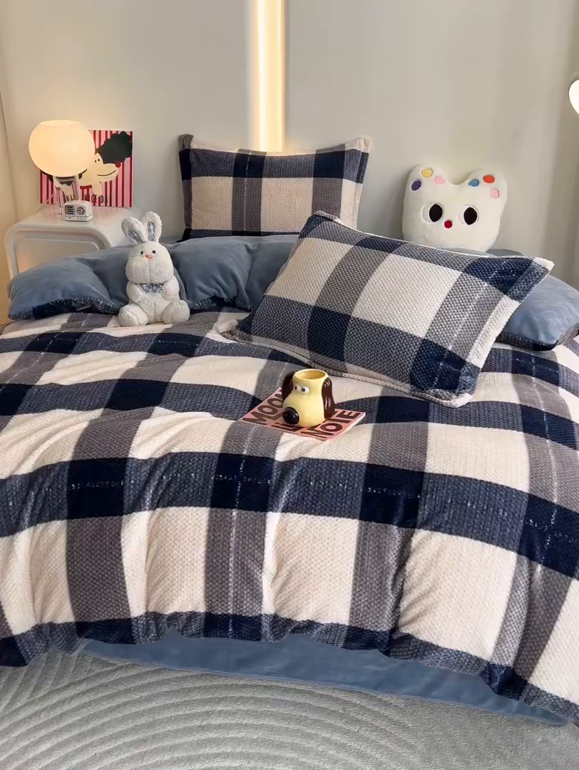 91家纺网 家纺一手货源 找家纺 倾慕家纺 2026新款立体菠萝格印花保暖单被套 罗马格