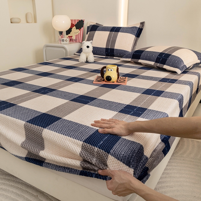 91家纺网 家纺一手货源 找家纺 倾慕家纺 2026新款立体菠萝格印花保暖床笠 罗马格