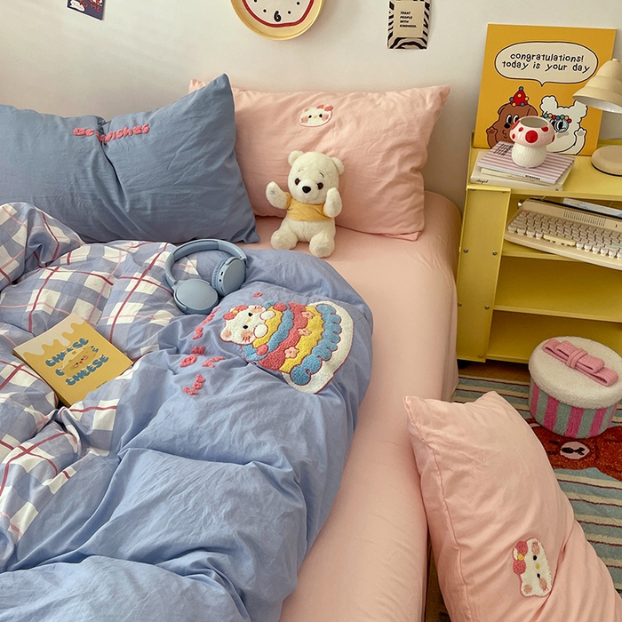 91家纺网 家纺一手货源 找家纺 卡迪熊家纺 2025新款水洗棉毛巾绣可爱猫咪系列 蛋糕凯蒂