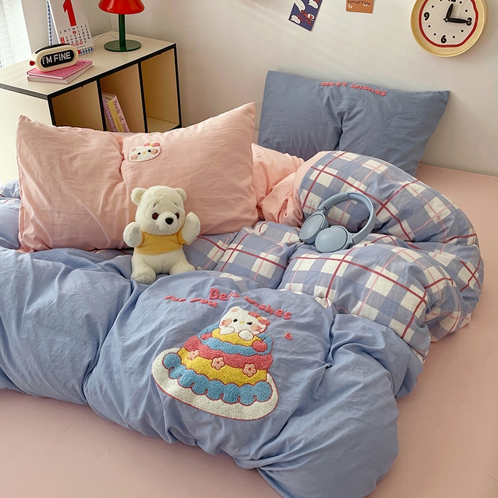 91家纺网 家纺一手货源 找家纺 卡迪熊家纺 2025新款水洗棉毛巾绣可爱猫咪系列 蛋糕凯蒂