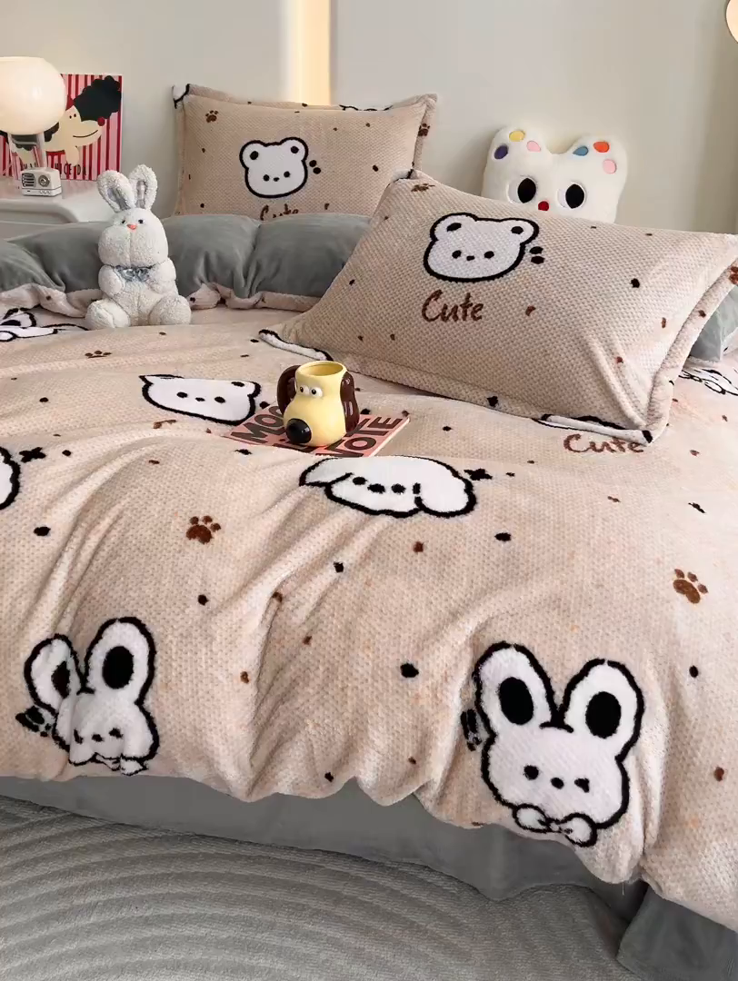 91家纺网 家纺一手货源 找家纺 倾慕家纺 2026新款立体菠萝格印花保暖单被套 米粒乐园