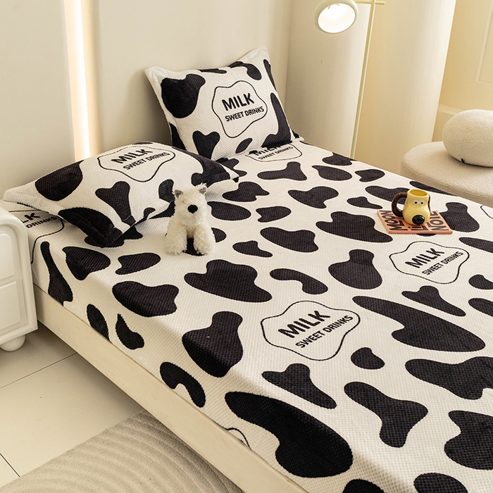 91家纺网 家纺一手货源 找家纺 倾慕家纺 2026新款立体菠萝格印花保暖床笠 奶牛咖啡