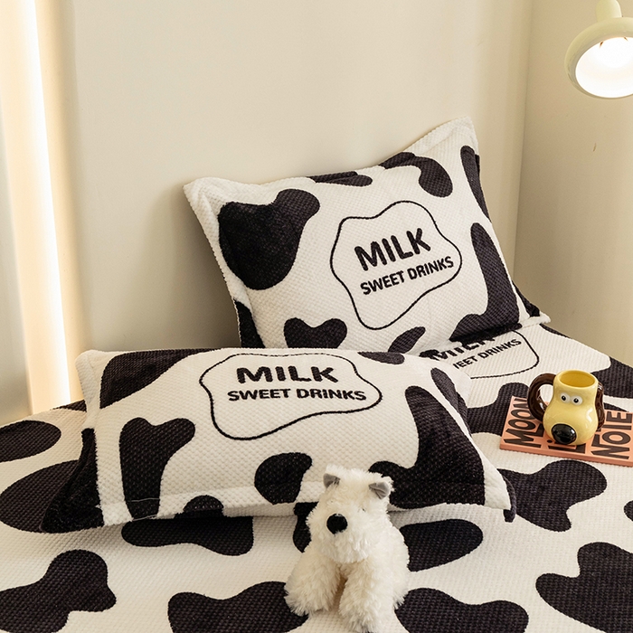 91家纺网 家纺一手货源 找家纺 倾慕家纺 2026新款立体菠萝格印花保暖床笠 奶牛咖啡