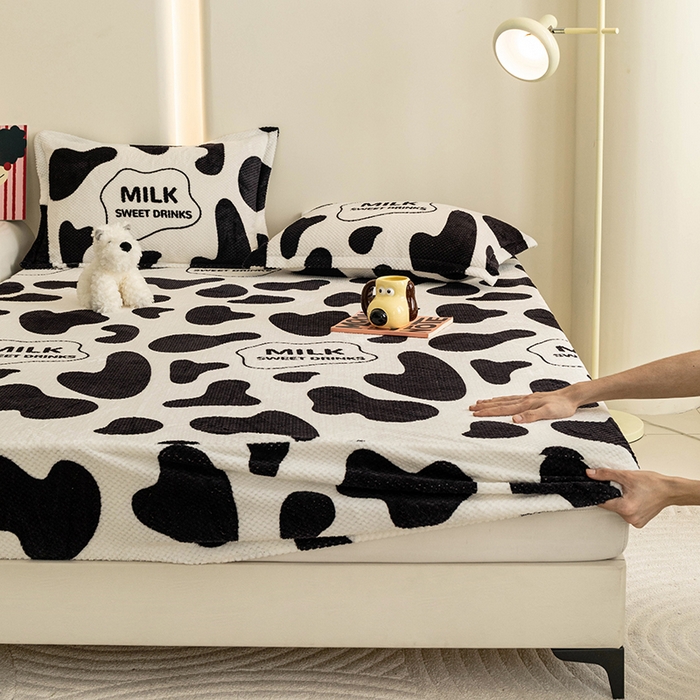 91家纺网 家纺一手货源 找家纺 倾慕家纺 2026新款立体菠萝格印花保暖床笠 奶牛咖啡