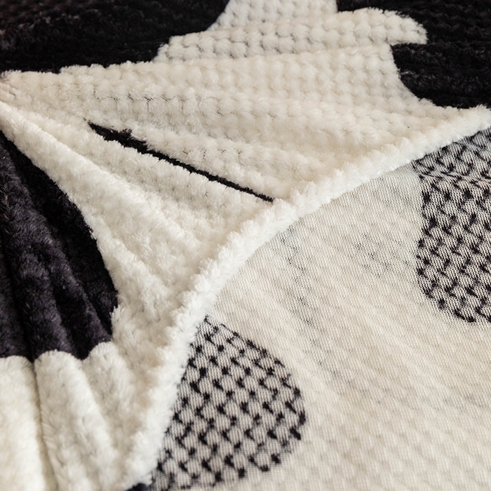 91家纺网 家纺一手货源 找家纺 倾慕家纺 2026新款立体菠萝格印花保暖床笠 奶牛咖啡