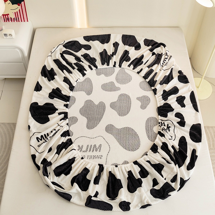 91家纺网 家纺一手货源 找家纺 倾慕家纺 2026新款立体菠萝格印花保暖床笠 奶牛咖啡