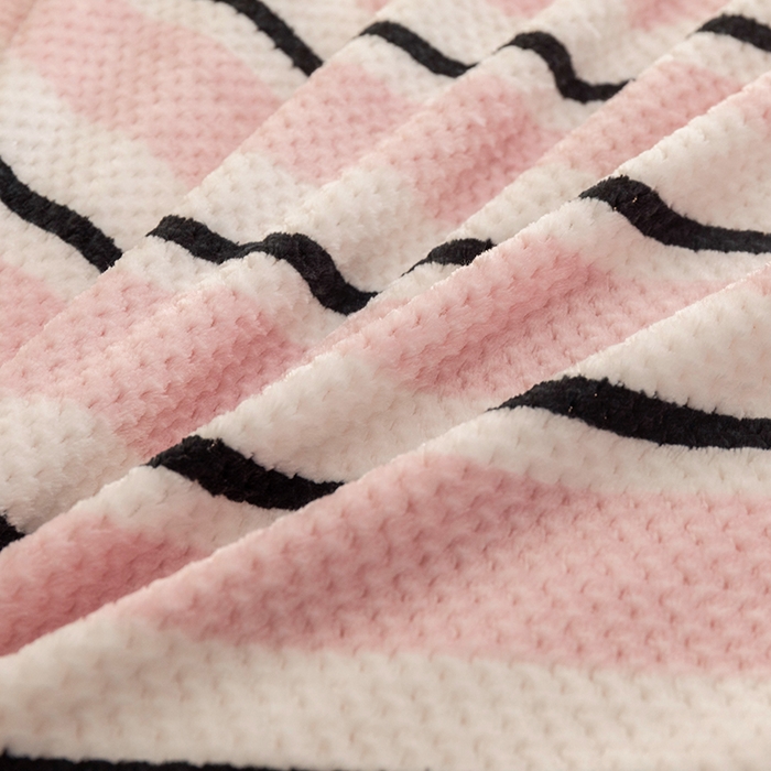 91家纺网 家纺一手货源 找家纺 倾慕家纺 2026新款立体菠萝格印花保暖单被套 挪威粉