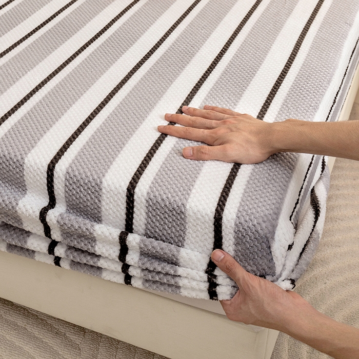 91家纺网 家纺一手货源 找家纺 倾慕家纺 2026新款立体菠萝格印花保暖床笠 挪威灰