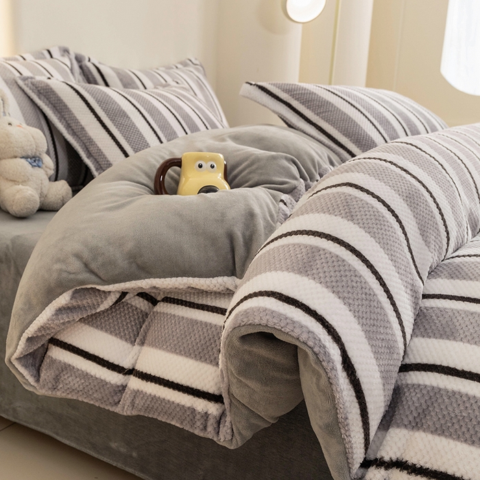 91家纺网 家纺一手货源 找家纺 倾慕家纺 2026新款立体菠萝格印花保暖单被套 挪威灰