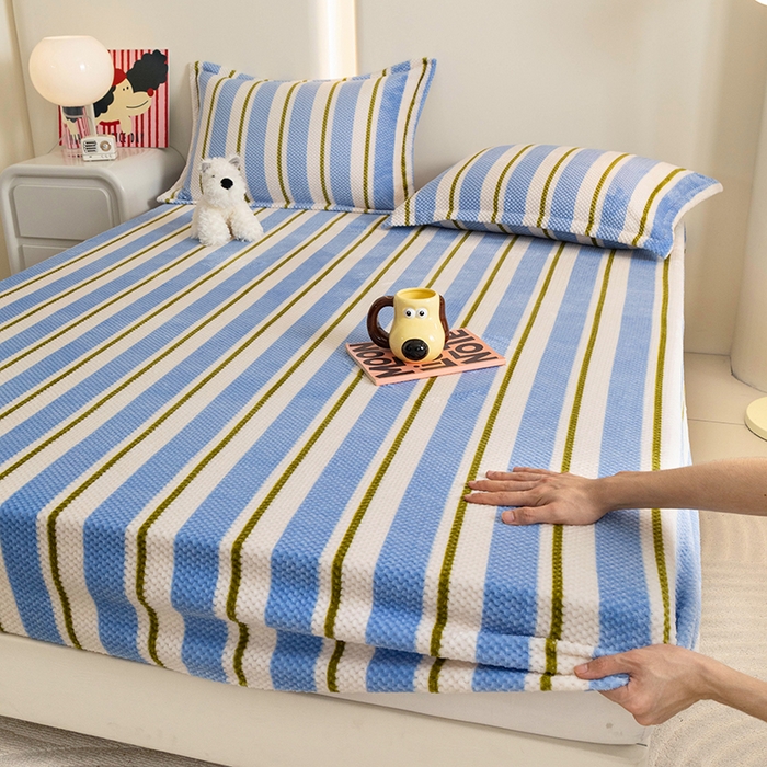 91家纺网 家纺一手货源 找家纺 倾慕家纺 2026新款立体菠萝格印花保暖床笠 挪威蓝