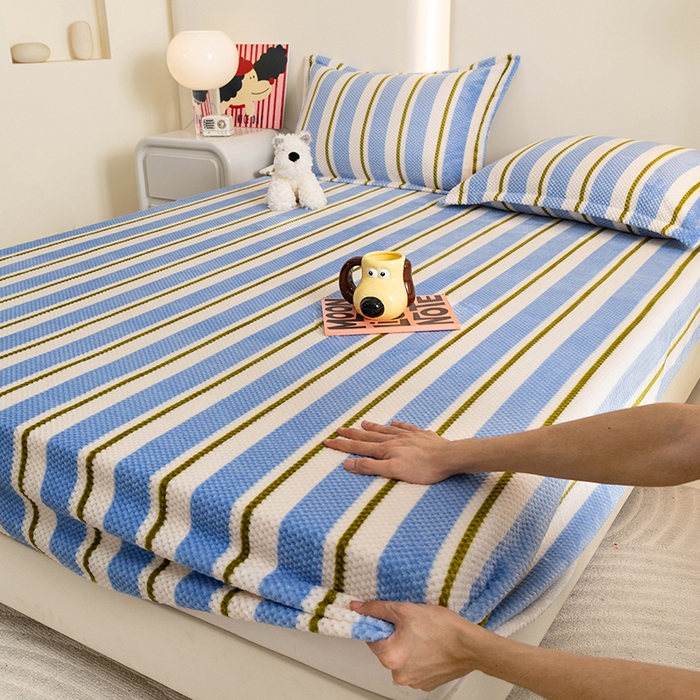 91家纺网 家纺一手货源 找家纺 倾慕家纺 2026新款立体菠萝格印花保暖床笠 挪威蓝