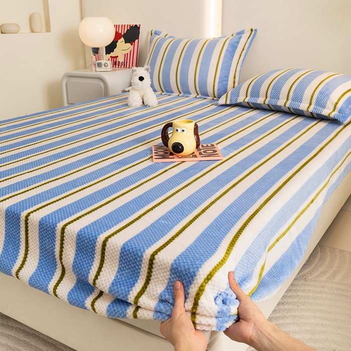 91家纺网 家纺一手货源 找家纺 倾慕家纺 2026新款立体菠萝格印花保暖床笠 挪威蓝