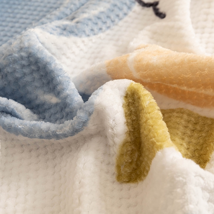 91家纺网 家纺一手货源 找家纺 倾慕家纺 2026新款立体菠萝格印花保暖床笠 七彩小兔