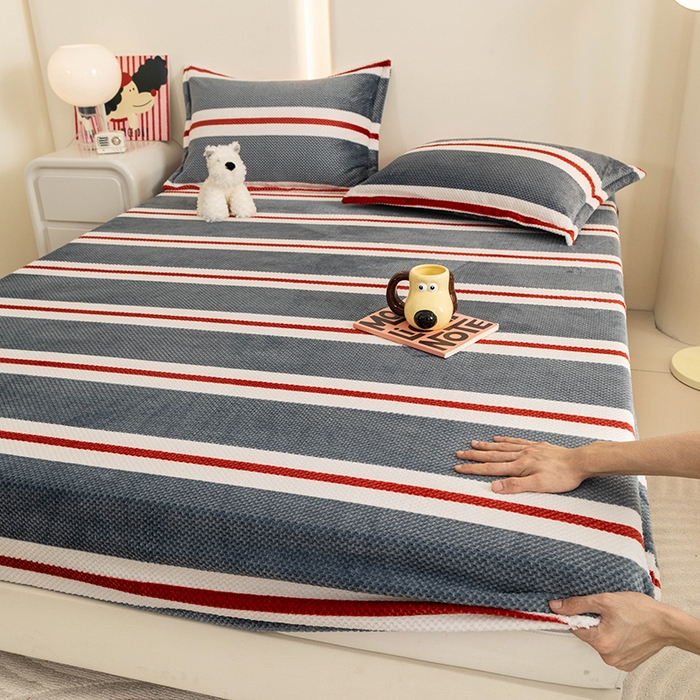 91家纺网 家纺一手货源 找家纺 倾慕家纺 2026新款立体菠萝格印花保暖床笠 英伦横条