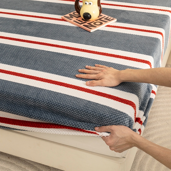 91家纺网 家纺一手货源 找家纺 倾慕家纺 2026新款立体菠萝格印花保暖床笠 英伦横条