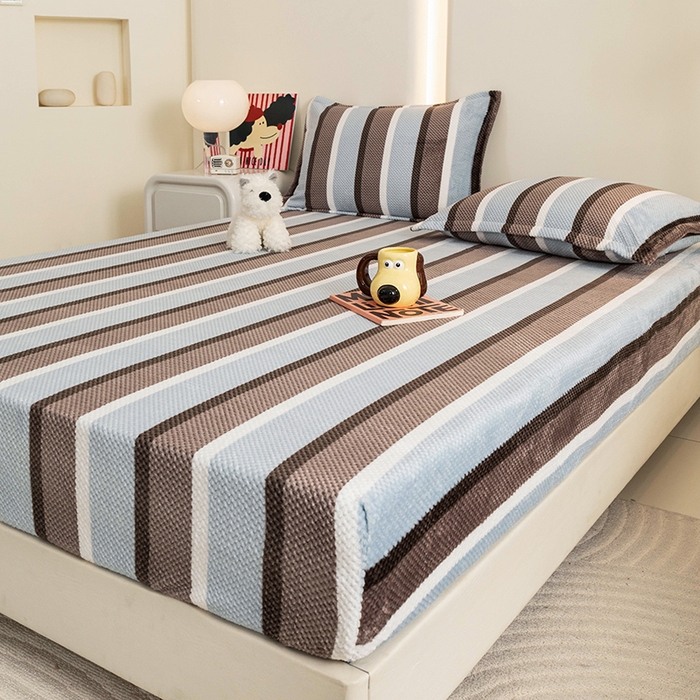 91家纺网 家纺一手货源 找家纺 倾慕家纺 2026新款立体菠萝格印花保暖床笠 自由蓝