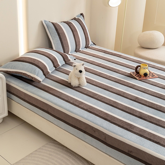 91家纺网 家纺一手货源 找家纺 倾慕家纺 2026新款立体菠萝格印花保暖床笠 自由蓝