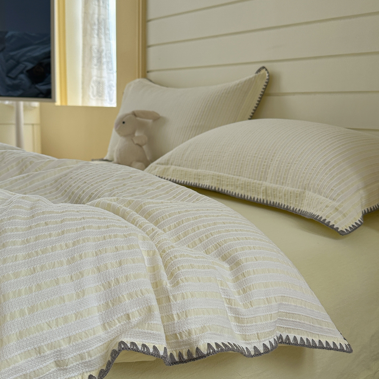 91家纺网 家纺一手货源 找家纺 琳可家居 2025新款色织全棉四件套-条纹系列 条纹-嫩杏黄