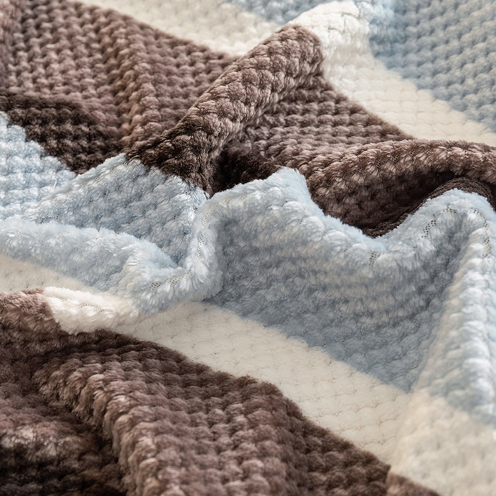 91家纺网 家纺一手货源 找家纺 倾慕家纺 2026新款立体菠萝格印花保暖床笠 自由蓝