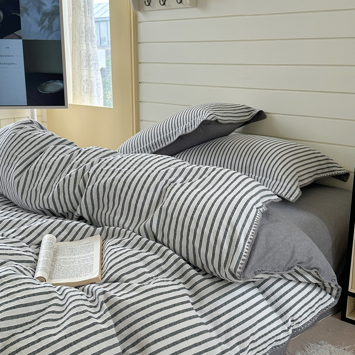 91家纺网 家纺一手货源 找家纺 琳可家居 2025新款色织全棉四件套-条纹系列 条纹-轻瓦灰