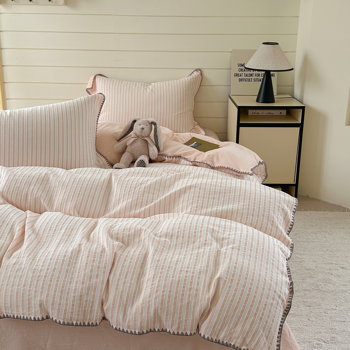 91家纺网 家纺一手货源 找家纺 琳可家居 2025新款色织全棉四件套-条纹系列 条纹-蔷薇粉