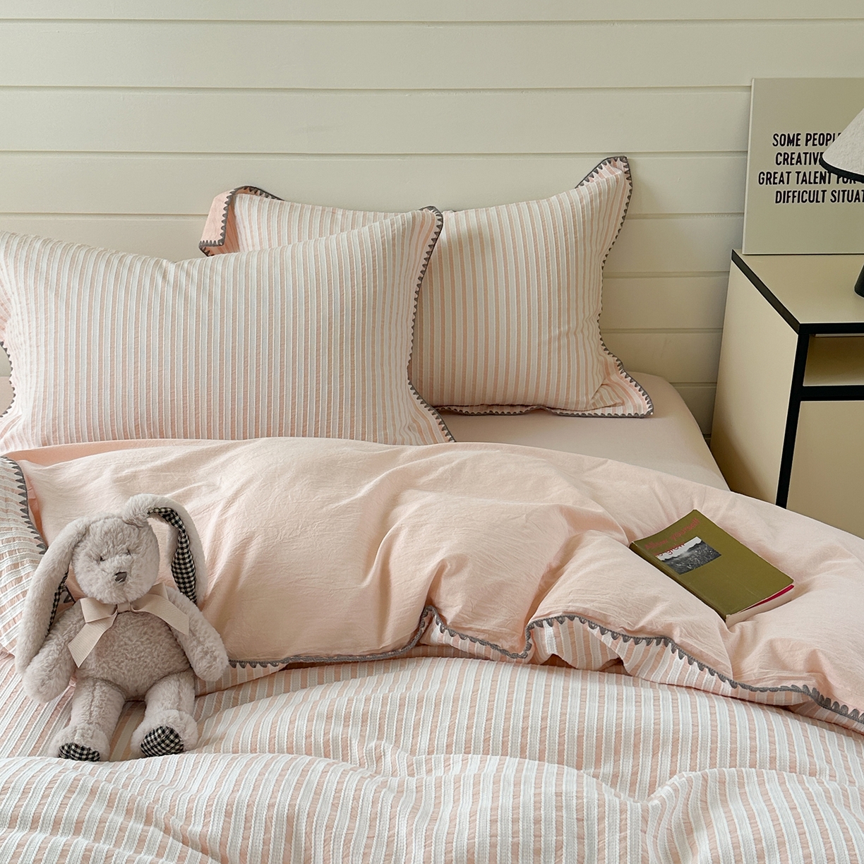 91家纺网 家纺一手货源 找家纺 琳可家居 2025新款色织全棉四件套-条纹系列 条纹-蔷薇粉