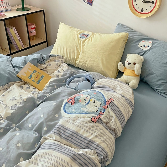 91家纺网 家纺一手货源 找家纺 卡迪熊家纺 2025新款水洗棉毛巾绣可爱猫咪系列 猫咪宝贝