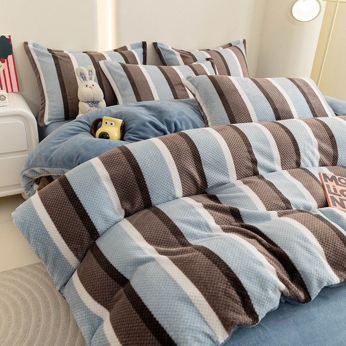 91家纺网 家纺一手货源 找家纺 倾慕家纺 2026新款立体菠萝格印花保暖单被套 自由蓝