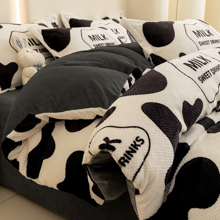 91家纺网 家纺一手货源 找家纺 倾慕家纺 2026新款立体菠萝格印花保暖四件套 牛奶咖啡