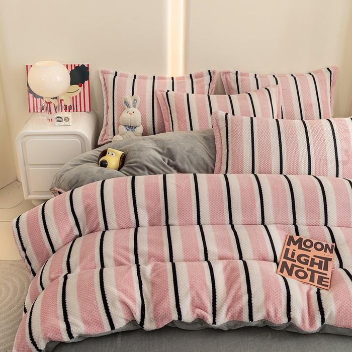 91家纺网 家纺一手货源 找家纺 倾慕家纺 2026新款立体菠萝格印花保暖四件套 挪威粉