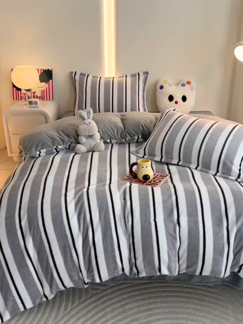 91家纺网 家纺一手货源 找家纺 倾慕家纺 2026新款立体菠萝格印花保暖四件套 挪威灰