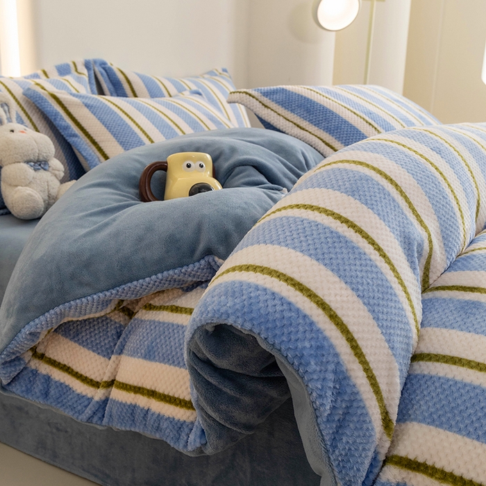 91家纺网 家纺一手货源 找家纺 倾慕家纺 2026新款立体菠萝格印花保暖四件套 挪威蓝