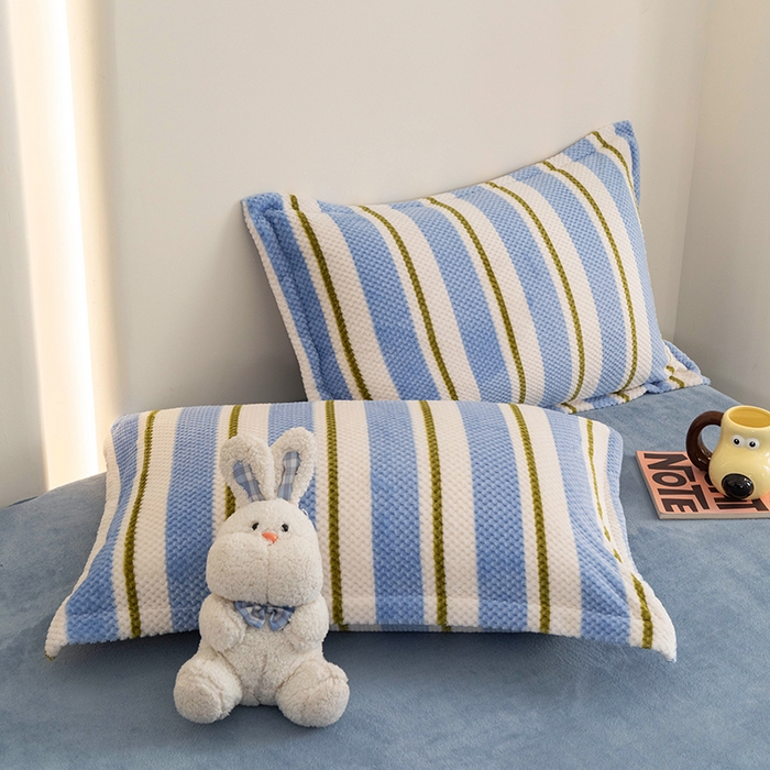 91家纺网 家纺一手货源 找家纺 倾慕家纺 2026新款立体菠萝格印花保暖四件套 挪威蓝