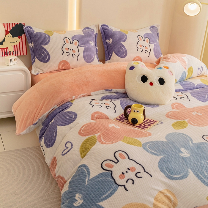 91家纺网 家纺一手货源 找家纺 倾慕家纺 2026新款立体菠萝格印花保暖四件套 七彩小兔