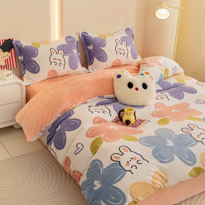 91家纺网 家纺一手货源 找家纺 倾慕家纺 2026新款立体菠萝格印花保暖四件套 七彩小兔