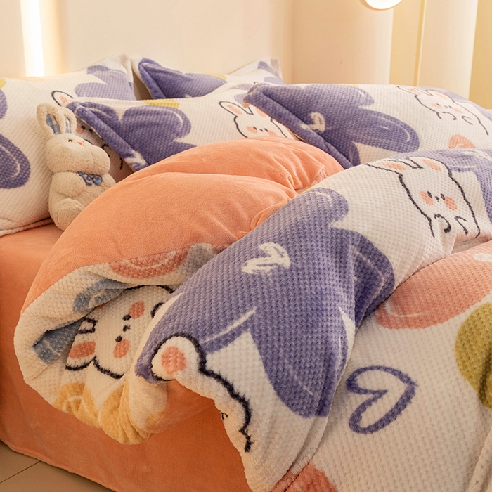 91家纺网 家纺一手货源 找家纺 倾慕家纺 2026新款立体菠萝格印花保暖四件套 七彩小兔